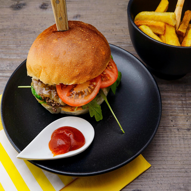 Venez déguster nos burgers maison et avec des produits frais. ... Restaurant in Boulogne-Billancourt, France.